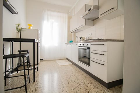 Kitchen or kitchenette, Dining area, dishwasher, pet friendly, stove