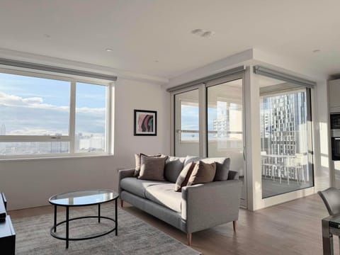 View (from property/room), Balcony/Terrace, Living room, Seating area, Dining area