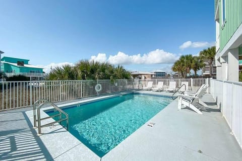 Day, View (from property/room), Balcony/Terrace, Pool view, Swimming pool, sunbed