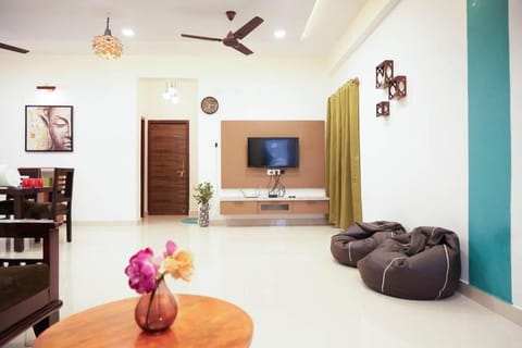 Communal lounge/ TV room, TV and multimedia, Living room