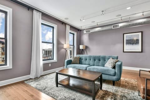 Lovely 2-Bedroom Unit in Springfriend Apartment in Springfield