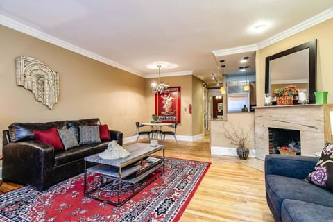 Brownstone 2 entire units Gold Coast Apartment in Chicago