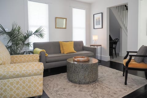 Steps to Dtwn! Suttons Bay Retreat Near Wine Trail House in Suttons Bay