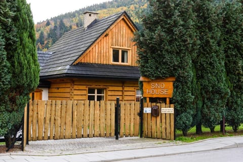 Property building, Spring, Summer, Mountain view