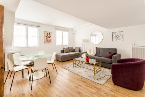 Living room, Seating area, Dining area, internet