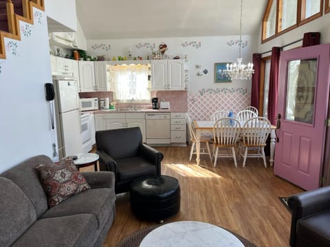 My Valentine House in Pittman Center