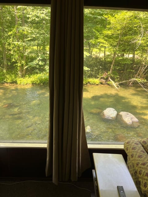 Riversong House in Pittman Center