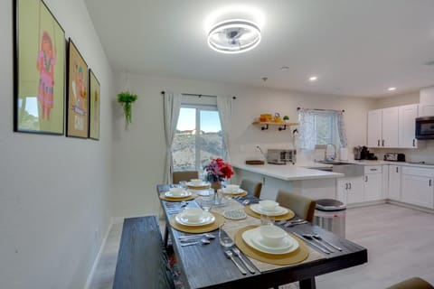 The Maharaja Retreat with Hot Tub and EV Charger! House in Yucca Valley