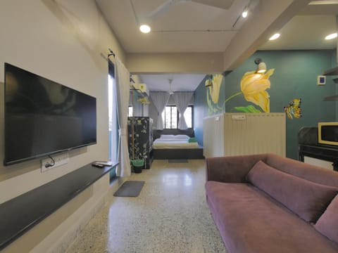 Living room, room service