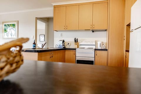 Allure " Absolute Waterfront " Family Friendly House in Bicheno