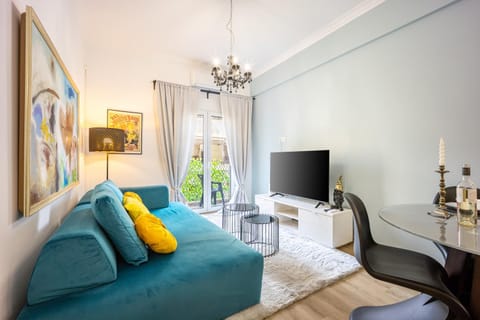TV and multimedia, Balcony/Terrace, Balcony/Terrace, Living room, Seating area, Dining area
