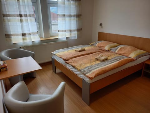 Bed, Seating area, towels