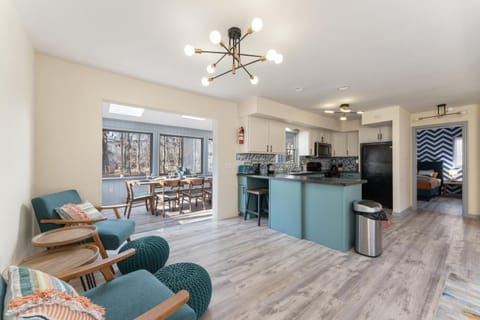 Balcony/Terrace, Kitchen or kitchenette, Dining area, minibar, stove