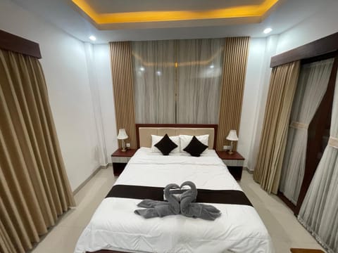 Photo of the whole room, Bedroom, towels