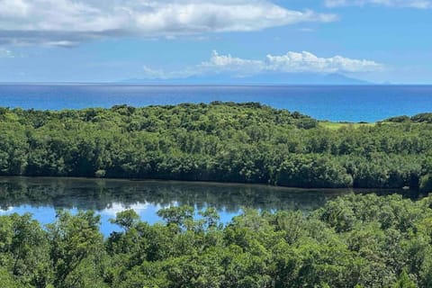 Caribbean Window Apartment in Le Gosier