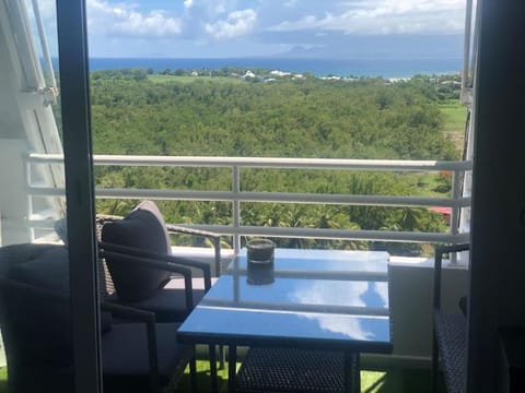 Caribbean Window Apartment in Le Gosier