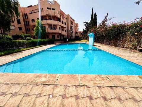 Day, Pool view, Swimming pool, sunbed