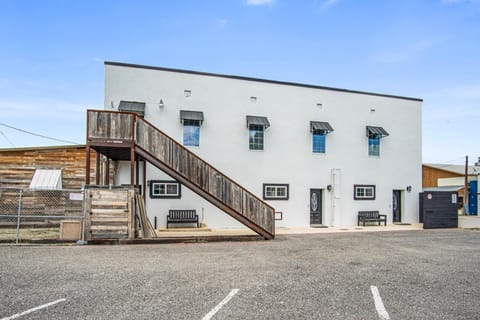 Salt Block - The Rustic Suite 1 Bed and Breakfast in Bandera