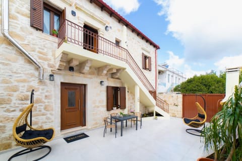Patio, View (from property/room), Balcony/Terrace
