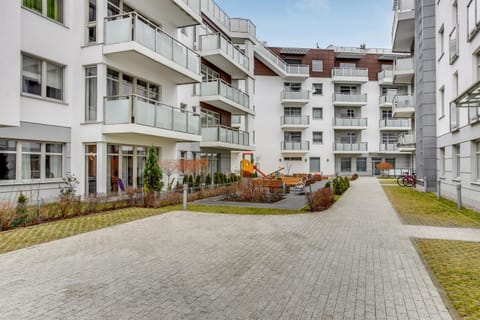 Property building, Day