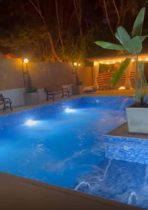 Swimming pool, Swimming pool