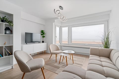 TV and multimedia, Seating area, Sea view