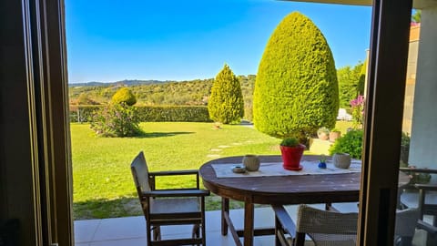 Patio, Spring, Natural landscape, Garden, View (from property/room), Balcony/Terrace, Garden view, Mountain view