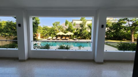 Patio, View (from property/room), Garden view, Swimming pool, sunbed