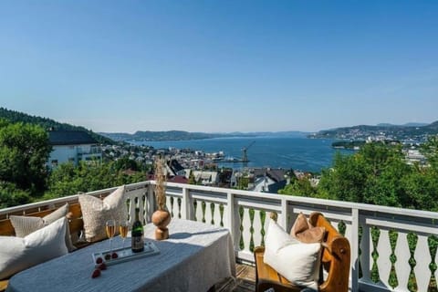 Patio, Day, Natural landscape, View (from property/room), Balcony/Terrace, Seating area, Mountain view, Sea view