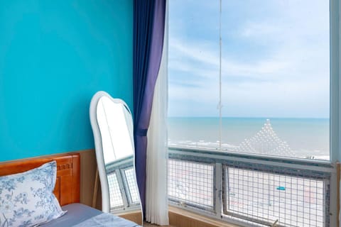 Natural landscape, Photo of the whole room, Bedroom, Sea view