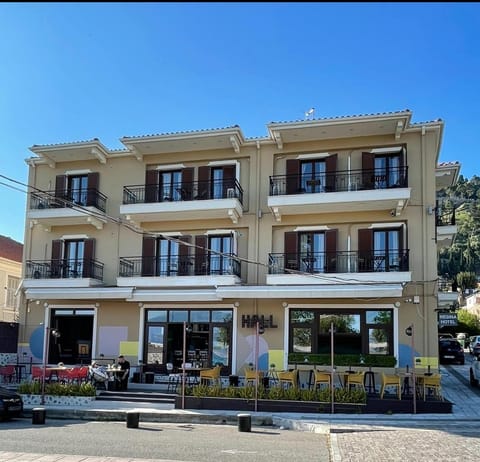 Property building, Restaurant/places to eat, Day
