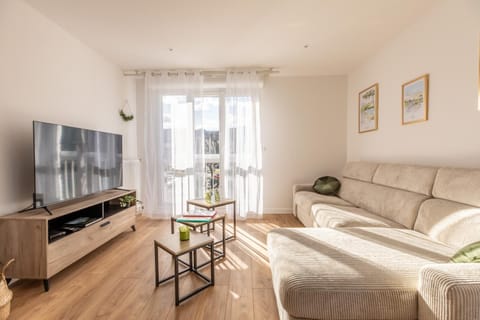 Communal lounge/ TV room, TV and multimedia, Living room, Seating area