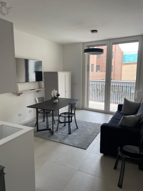 Balcony/Terrace, Kitchen or kitchenette, Seating area, Dining area, minibar