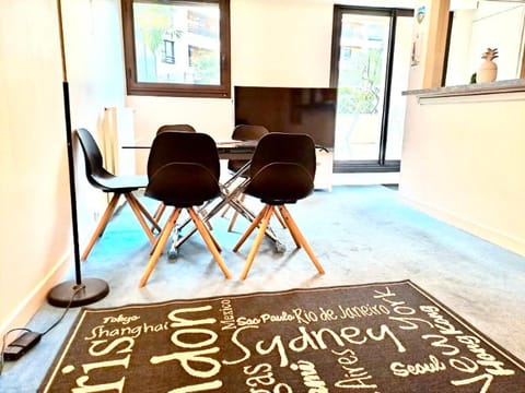 Superbe appartement terrasse Apartment in Levallois-Perret