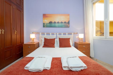 Bed, Photo of the whole room, Bedroom, towels, wardrobe