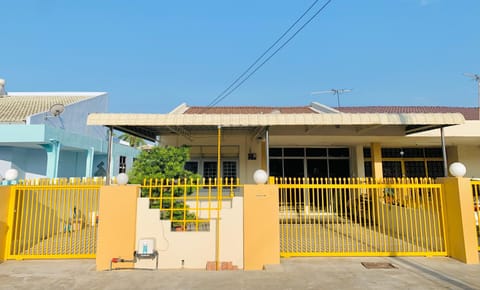 Property building, Day