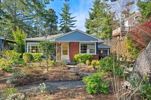 Owl's Nest MCA#50609 House in Manzanita