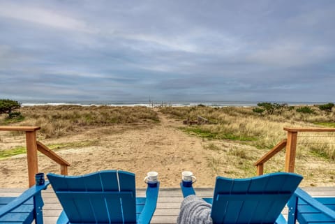 The ViewMaster - Meredith Lodging House in Rockaway Beach