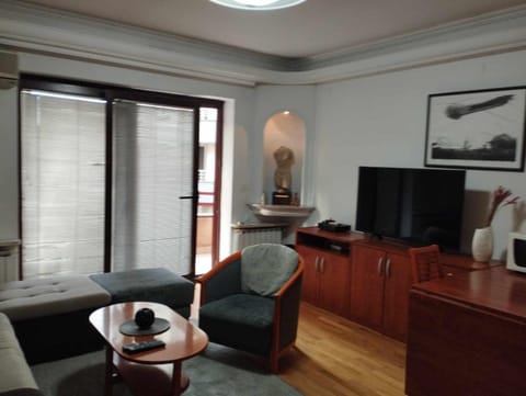 Communal lounge/ TV room, TV and multimedia, Living room