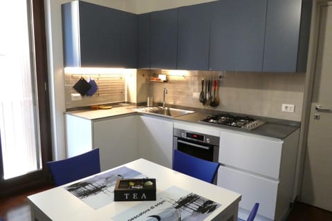 Kitchen or kitchenette, Living room, dishwasher, pet friendly, kitchen