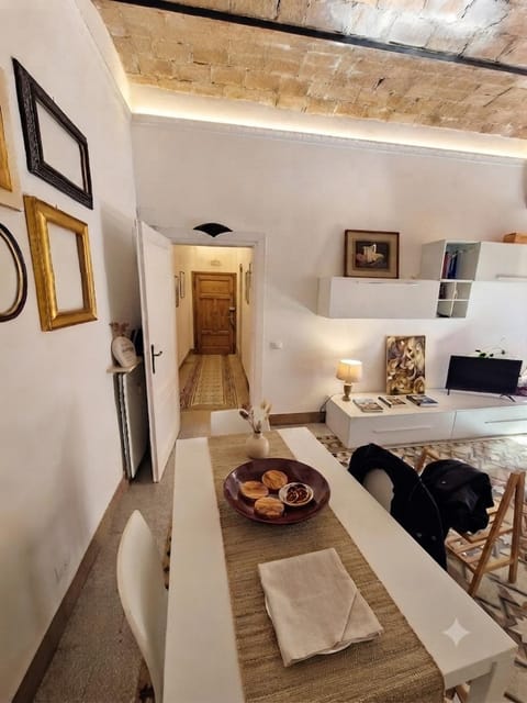 Communal lounge/ TV room, Dining area