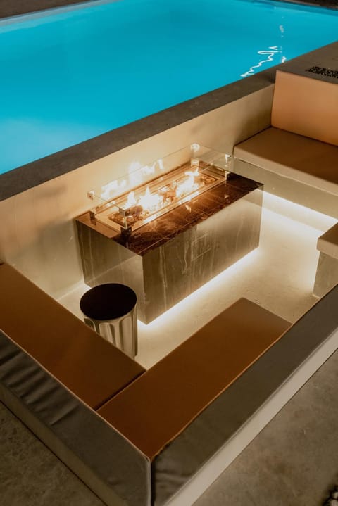 Pool view, Swimming pool, fireplace