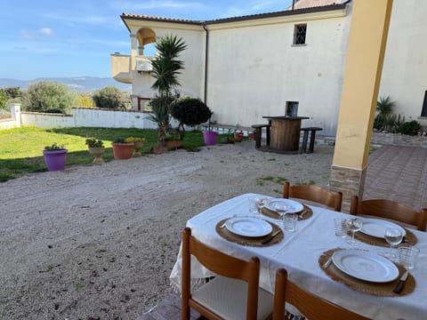 Valledoria Holiday Apartment - Piano Terra con Giardino Privato Apartment in Sardinia