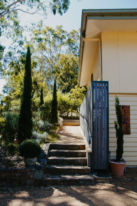 Property building, Facade/entrance, Garden