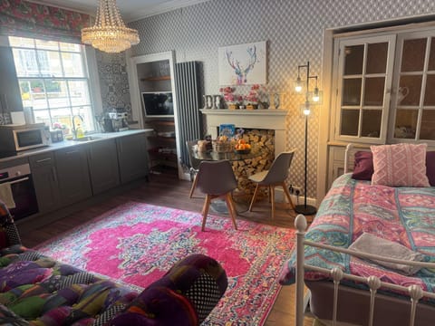 Georgian city apartment at Thomas Street double bedroom and two single trundle beds Apartment in Bath