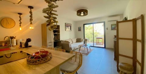 Kitchen or kitchenette, Living room, Seating area