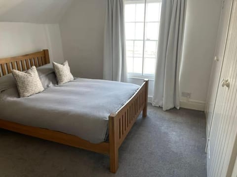Grade II listed cottage - Free Parking Apartment in Salisbury