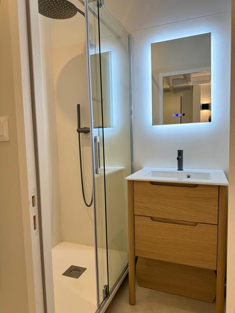 Shower, Bathroom