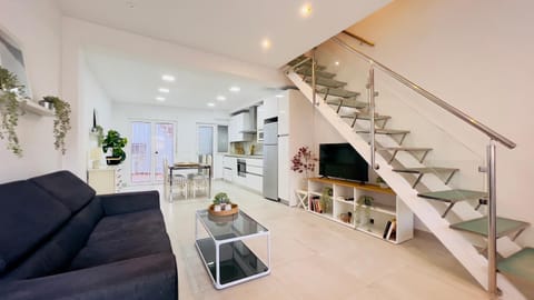 TV and multimedia, Kitchen or kitchenette, Living room, Seating area, Evening entertainment