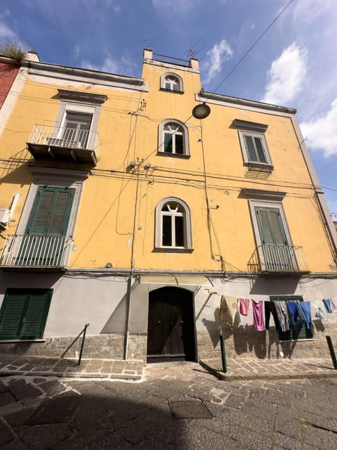 Day, Quiet street view